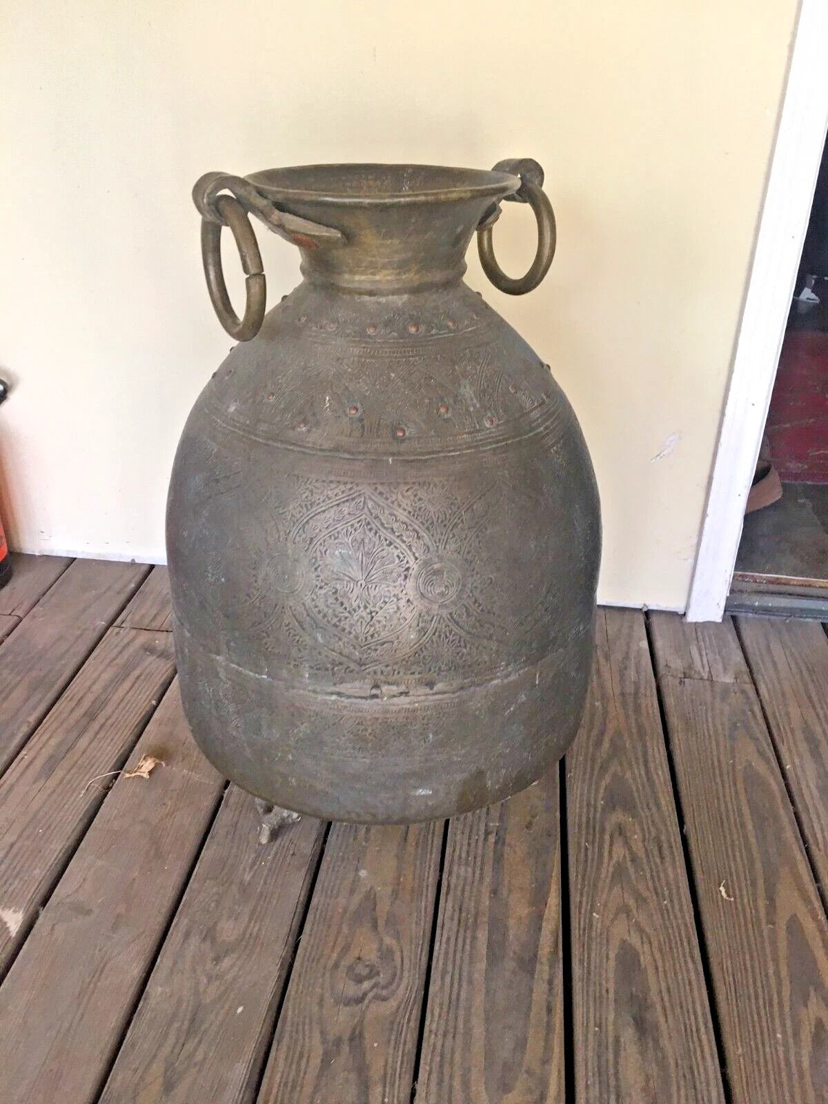 Antique bronze and copper planter with hand engraving – full view