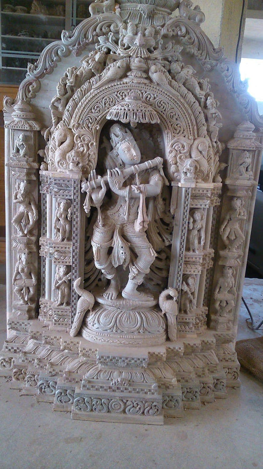 Hand-Carved Serpentine Krishna Flute Statue with Ornate Arch – 4x2.5x2 ft